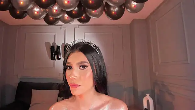 NiaSalvatore online show from February 19, 12:35 am