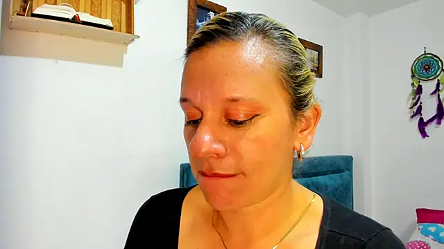 sofi saliva2511 online show from January 16, 2:51 am