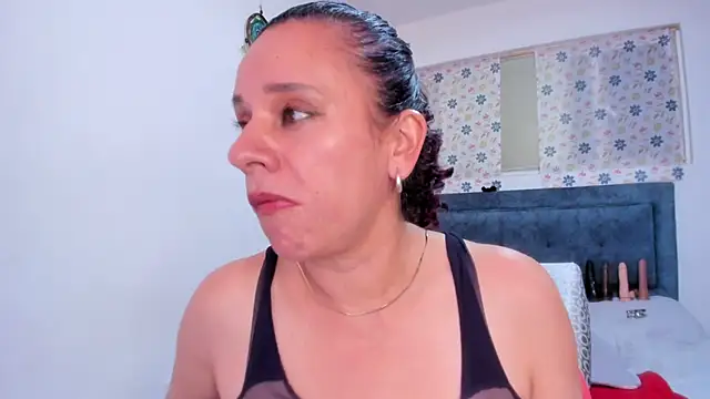 Snapshot of sofi_saliva2511 chatting on July 1, 6:18 pm sofi saliva2511 online show from July 1, 6:18 pm