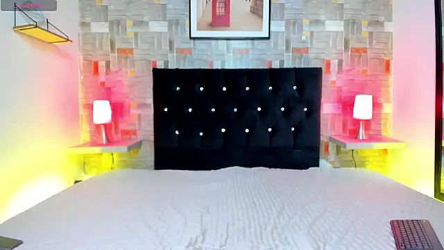 Snapshot of katy_handerson chatting on January 7, 2:19 pm katy handerson online show from January 7, 2:19 pm