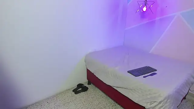 Snapshot of katy_handerson chatting on January 28, 10:12 pm katy handerson online show from January 28, 10:12 pm