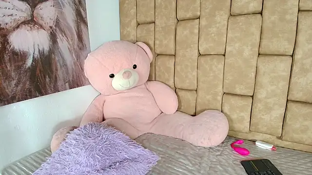 katy handerson online show from April 12, 8:58 pm