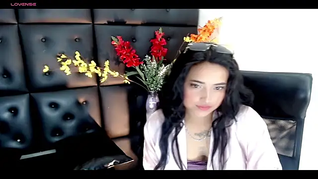 Carolaine01 online show from February 9, 8:45 pm