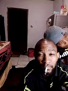 KMbesxxx online show from November 18, 9:19 pm