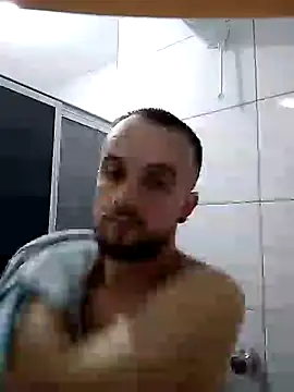 Snapshot of felipe6995 chatting on January 23, 12:04 am felipe6995 online show from January 23, 12:04 am