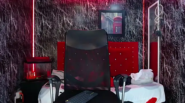 Lancelot Benwick online show from February 16, 9:16 pm