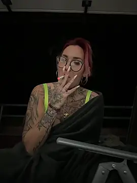 Snapshot of Mia-Fuchs chatting on January 4, 6:51 pm Mia-Fuchs online show from January 4, 6:51 pm