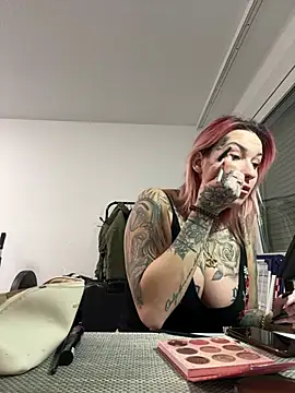 Snapshot of Mia-Fuchs chatting on March 5, 7:06 pm Mia-Fuchs online show from March 5, 7:06 pm