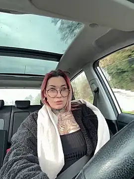 Snapshot of Mia-Fuchs chatting on March 10, 8:15 am Mia-Fuchs online show from March 10, 8:15 am