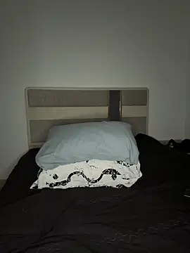 Snapshot of Mia-Fuchs chatting on March 15, 10:22 pm Mia-Fuchs online show from March 15, 10:22 pm