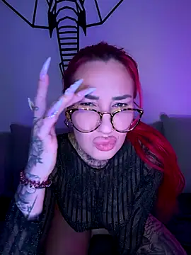 Snapshot of Mia-Fuchs chatting on September 11, 9:04 pm Mia-Fuchs online show from September 11, 9:04 pm