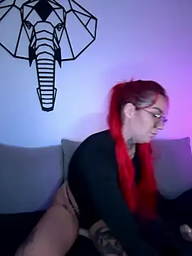 Snapshot of Mia-Fuchs chatting on September 29, 5:34 am Mia-Fuchs online show from September 29, 5:34 am