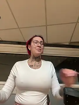 Mia-Fuchs online show from March 1, 8:00 pm