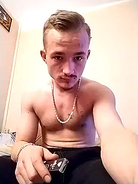 Snapshot of frankthefuck69 chatting on March 9, 5:00 am frankthefuck69 online show from March 9, 5:00 am