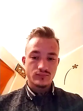 Snapshot of frankthefuck69 chatting on March 10, 4:49 am frankthefuck69 online show from March 10, 4:49 am