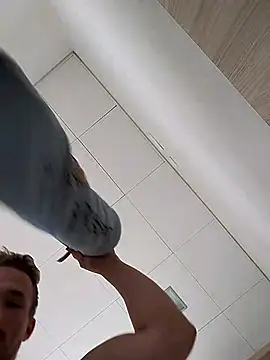 Snapshot of frankthefuck69 chatting on October 13, 10:48 am frankthefuck69 online show from October 13, 10:48 am