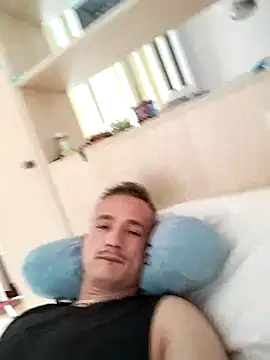 Snapshot of frankthefuck69 chatting on October 14, 11:22 am frankthefuck69 online show from October 14, 11:22 am