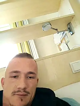 Snapshot of frankthefuck69 chatting on October 25, 9:28 am frankthefuck69 online show from October 25, 9:28 am