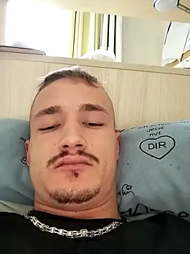 Snapshot of frankthefuck69 chatting on November 15, 10:12 am frankthefuck69 online show from November 15, 10:12 am