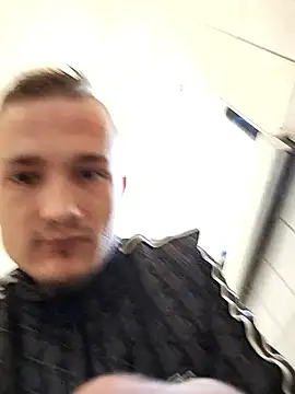 Snapshot of frankthefuck69 chatting on March 20, 7:13 am frankthefuck69 online show from March 20, 7:13 am