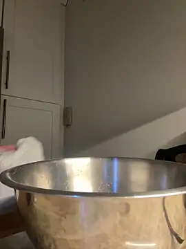 Snapshot of stormyyywinter chatting on January 11, 4:59 am stormyyywinter online show from January 11, 4:59 am