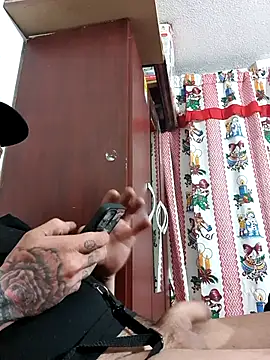 Snapshot of VDorseJHill6 chatting on February 23, 8:12 am VDorseJHill6 online show from February 23, 8:12 am