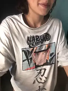 Snapshot of NickiYoung chatting on January 17, 5:42 am NickiYoung online show from January 17, 5:42 am