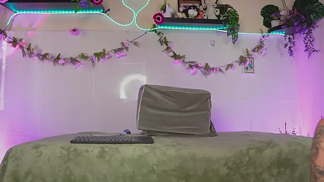 bri cullen online show from September 16, 2:40 pm