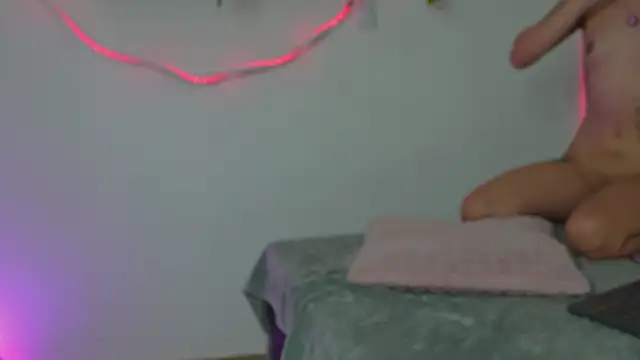 Snapshot of bri_cullen chatting on July 9, 1:48 pm bri cullen online show from July 9, 1:48 pm