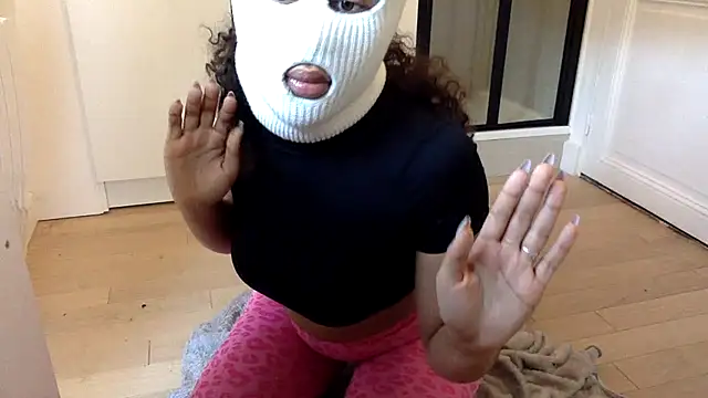 Snapshot of Amira_bayby chatting on January 13, 12:45 pm Amira bayby online show from January 13, 12:45 pm