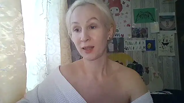 Snapshot of Mariana_har777 chatting on March 1, 12:01 pm Mariana har777 online show from March 1, 12:01 pm
