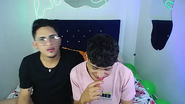 twinkmilk  online show from January 29, 1:58 am