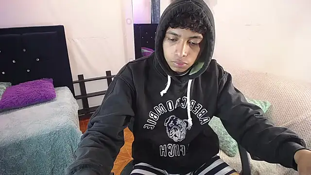 twinkmilk  online show from March 7, 4:13 am