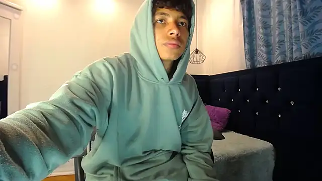 twinkmilk  online show from March 9, 6:54 pm