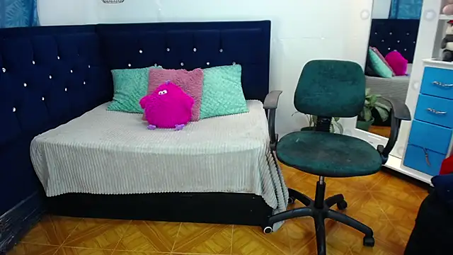 twinkmilk  online show from March 16, 12:34 am