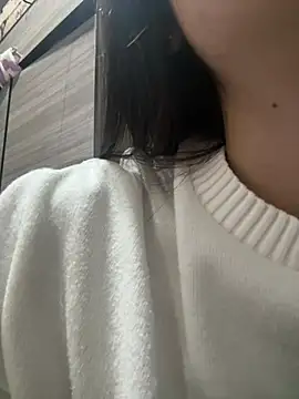 Maddy Jones online show from February 22, 6:19 pm