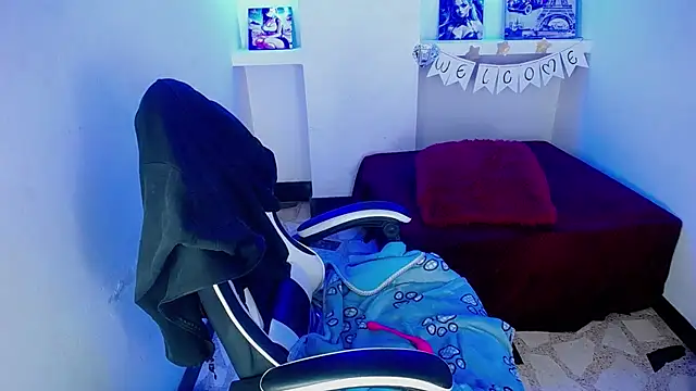 Anniee x online show from February 21, 11:11 am