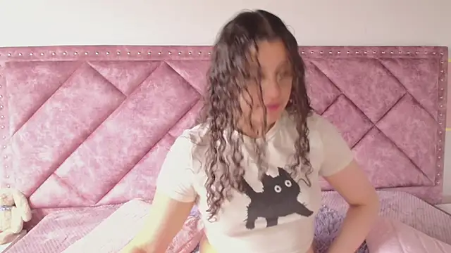 Snapshot of Charlotte__Miller chatting on March 22, 12:04 pm Charlotte Miller online show from March 22, 12:04 pm