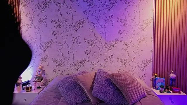 Charlotte  Miller online show from April 10, 11:37 am