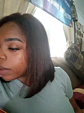 Snapshot of Sade_summer chatting on January 13, 10:03 pm Sade summer online show from January 13, 10:03 pm