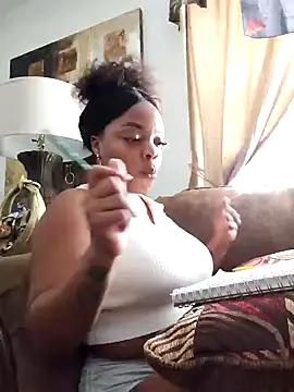 Snapshot of Sade_summer chatting on January 29, 7:32 pm Sade summer online show from January 29, 7:32 pm