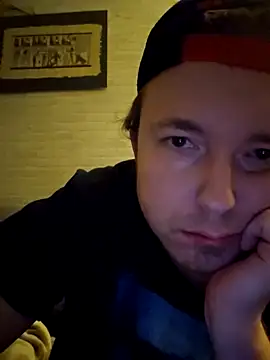 Snapshot of Lucieldark chatting on January 22, 4:44 pm Lucieldark online show from January 22, 4:44 pm