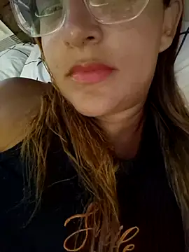 AliceRuivinha2 online show from February 24, 9:09 pm