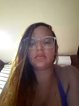 AliceRuivinha2 online show from March 3, 12:59 am