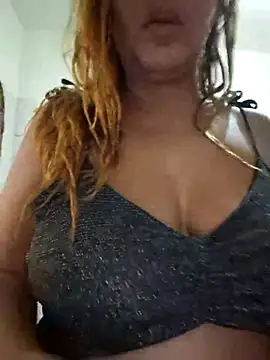 AliceRuivinha2 online show from March 18, 10:46 am