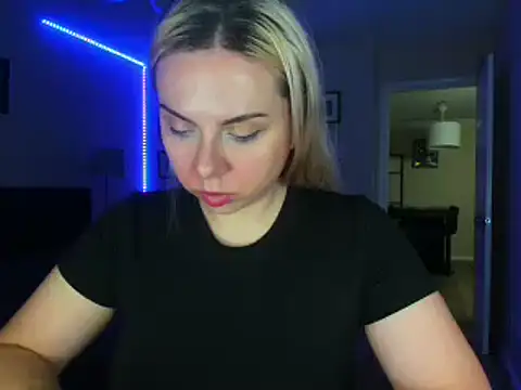 Snapshot of HappyIva chatting on September 15, 2:55 am HappyIva online show from September 15, 2:55 am