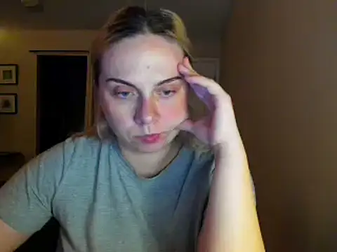 Snapshot of HappyIva chatting on September 17, 11:12 am HappyIva online show from September 17, 11:12 am