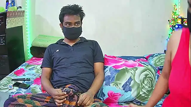 Hot Nila online show from February 21, 3:07 am