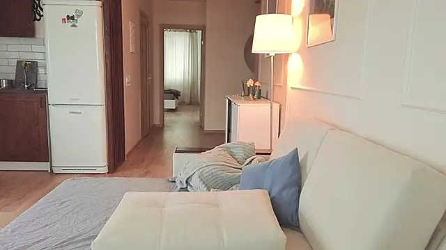 KristineEsme online show from November 8, 5:07 am