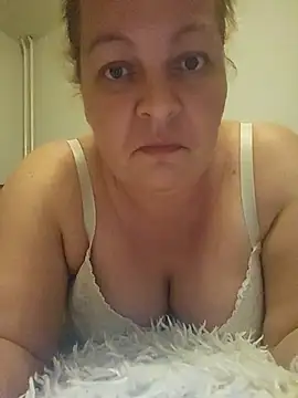 RyleeSherry online show from February 14, 6:19 pm